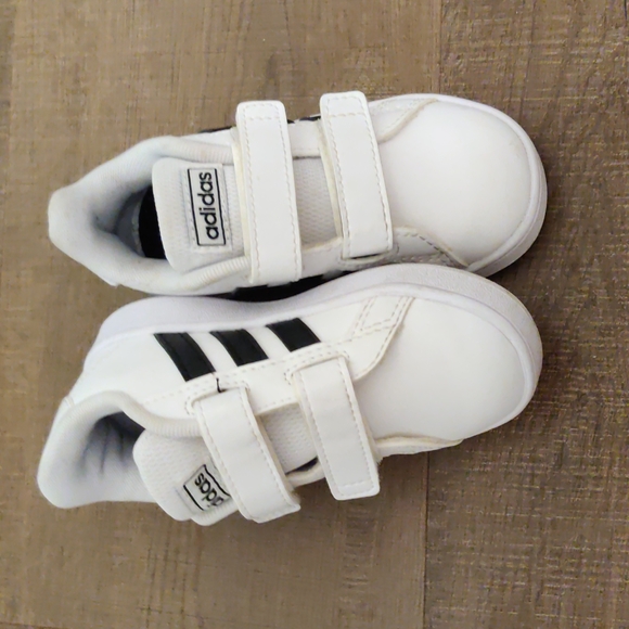 Adidas toddler shoes - Picture 2 of 7